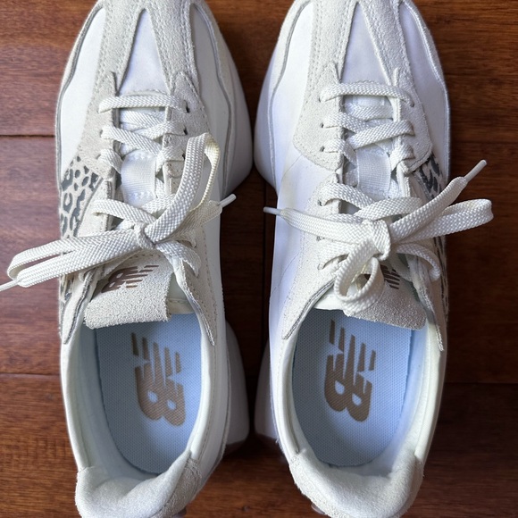 Women's New Balance 327 Sneakers - Picture 3 of 6